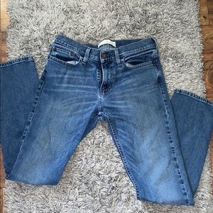 4 for $12 men’s hollister jeans 28X32